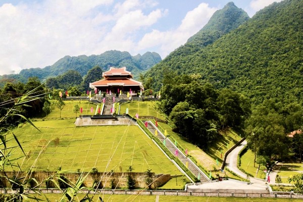 Đền thờ Chủ tịch Hồ Chí Minh tại khu di tích lịch sử Pác Bó, tỉnh Cao Bằng