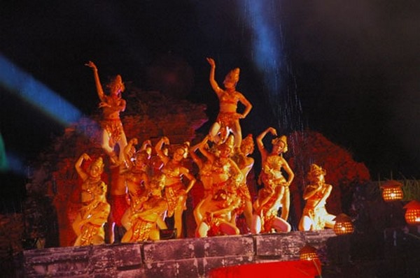 Trong những lễ hội ở Quảng Nam điệu múa đều được góp mặt như một phần không thể thiếu