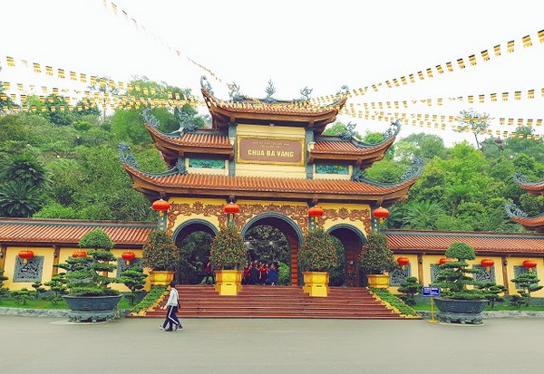 chùa Ba Vàng