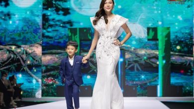 Thúy Diễm hôn con trai ngay trên sân khấu 'Tuần lễ thời trang trẻ em 2022'